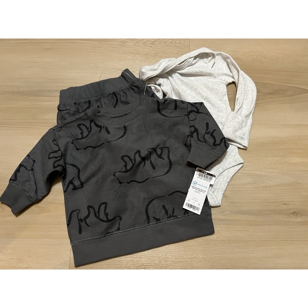 NWT Carter's 3 Piece Layette Set 3 Months‎ Gray Top Bottoms Bear
